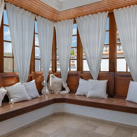 Beach House La Caleta Holiday home *